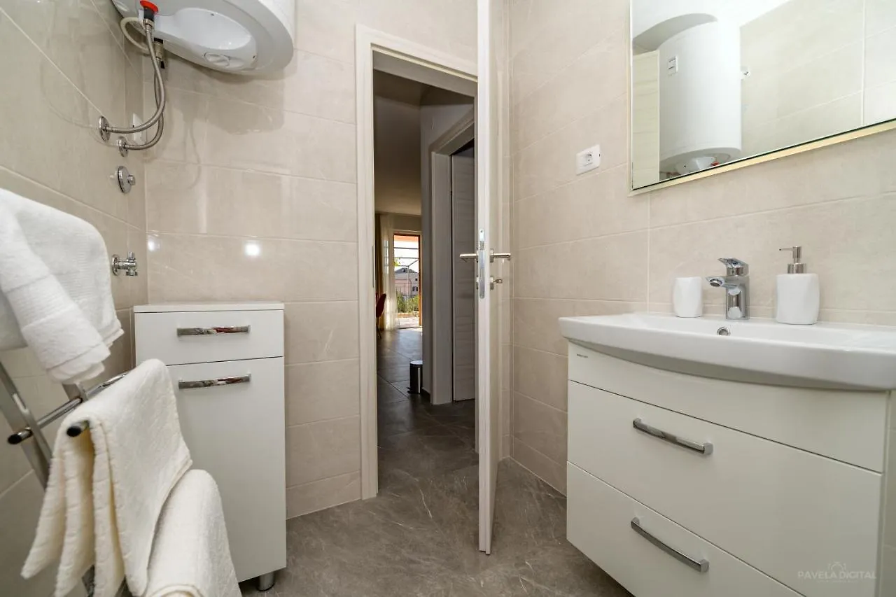 Apartments Horvat Вели-Лошинь